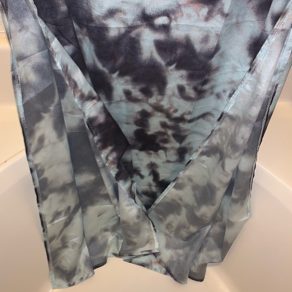 Boohoo Satin duster size 6 SOLD OUT ONLINE - Picture 4 of 5